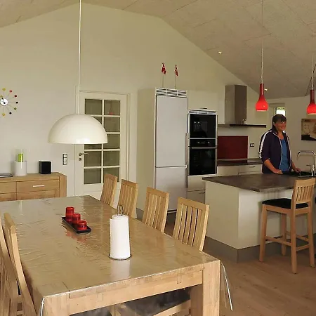 Dom wakacyjny Four-bedroom Holiday In 11 Oksbøl